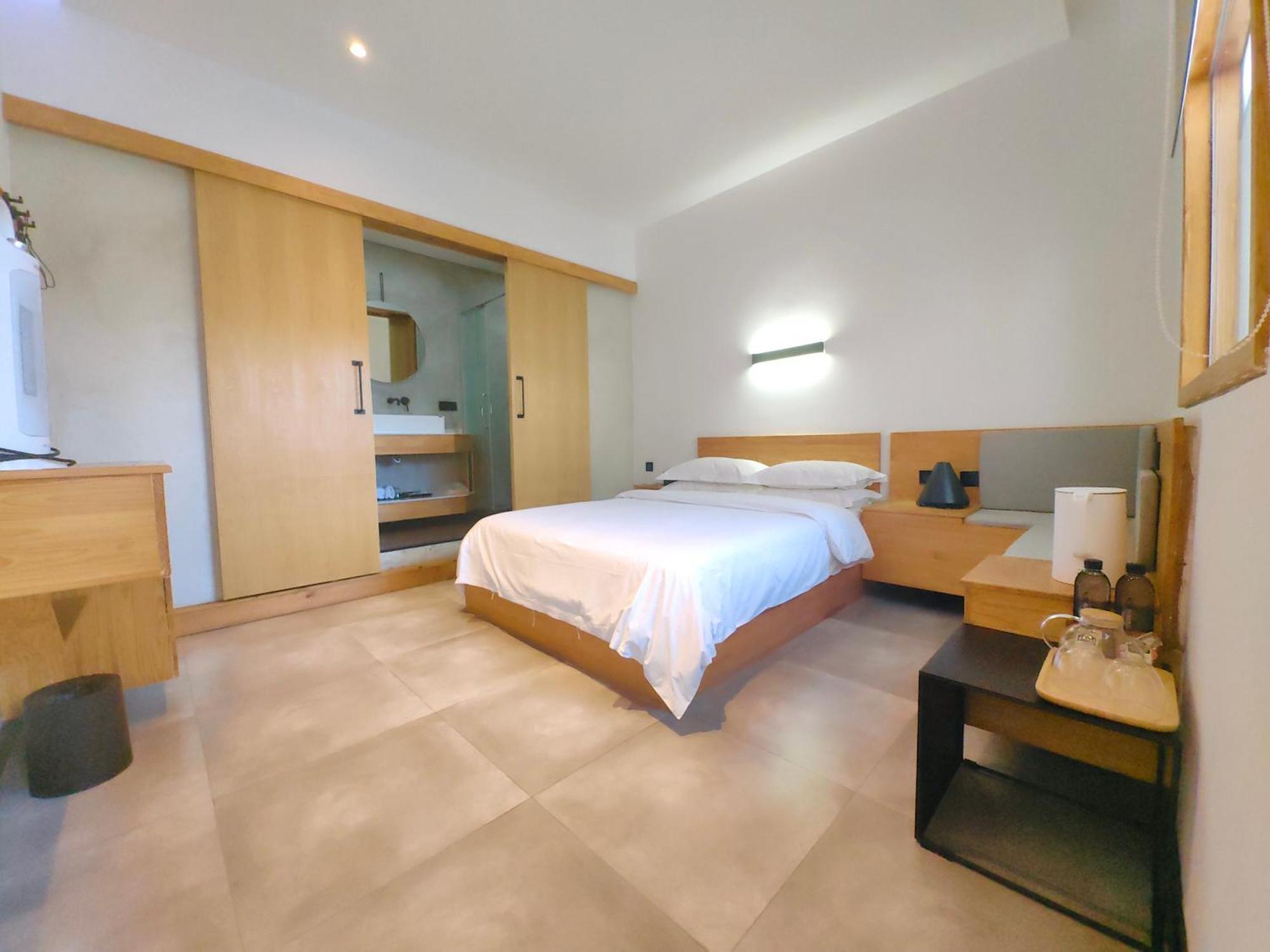Dali Loft Travelling With Hostel Экстерьер фото