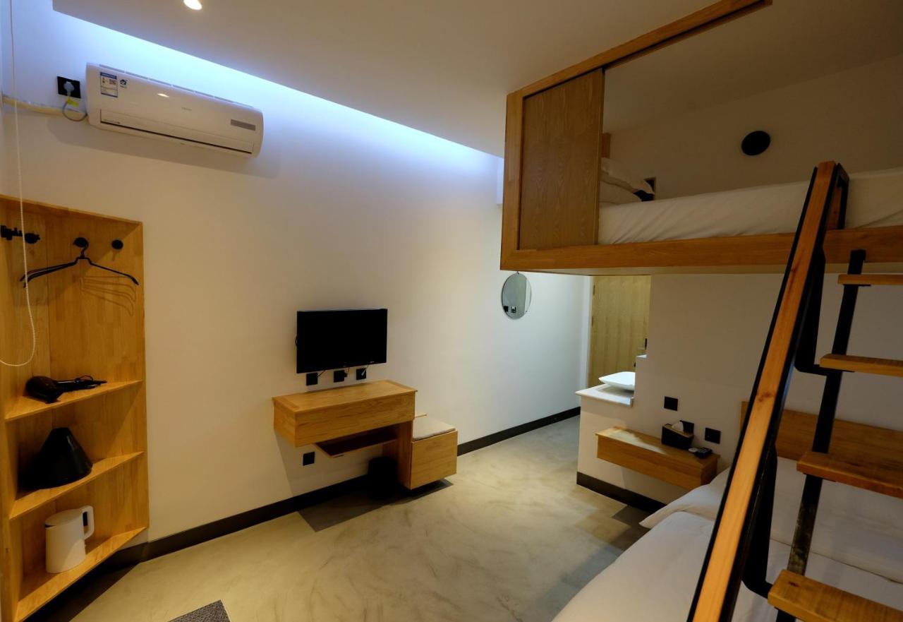 Dali Loft Travelling With Hostel Экстерьер фото
