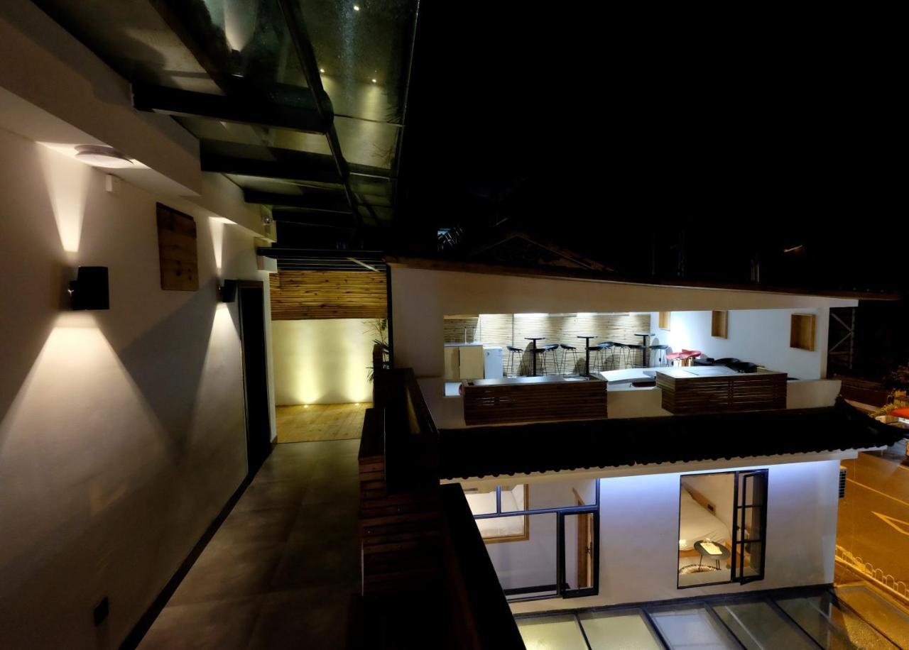Dali Loft Travelling With Hostel Экстерьер фото