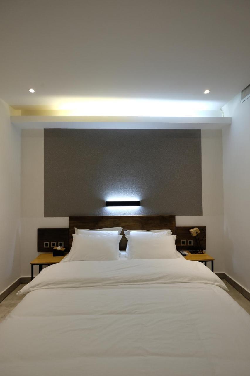 Dali Loft Travelling With Hostel Экстерьер фото