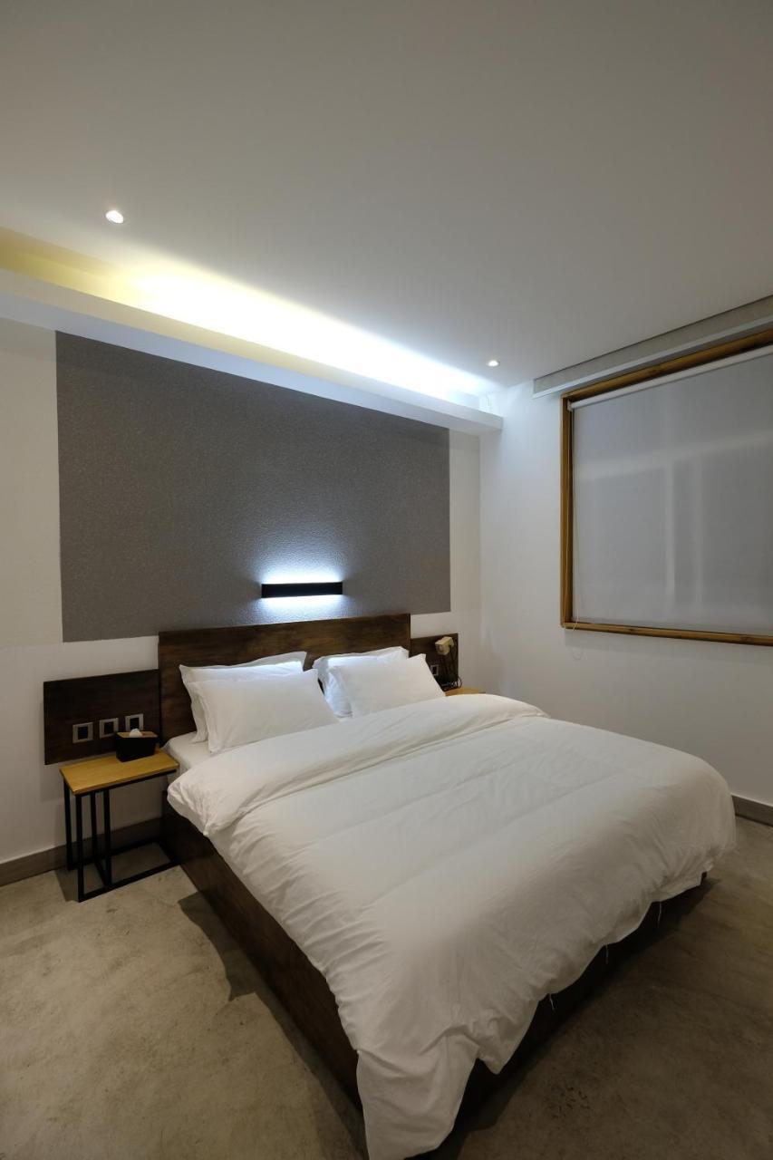 Dali Loft Travelling With Hostel Экстерьер фото