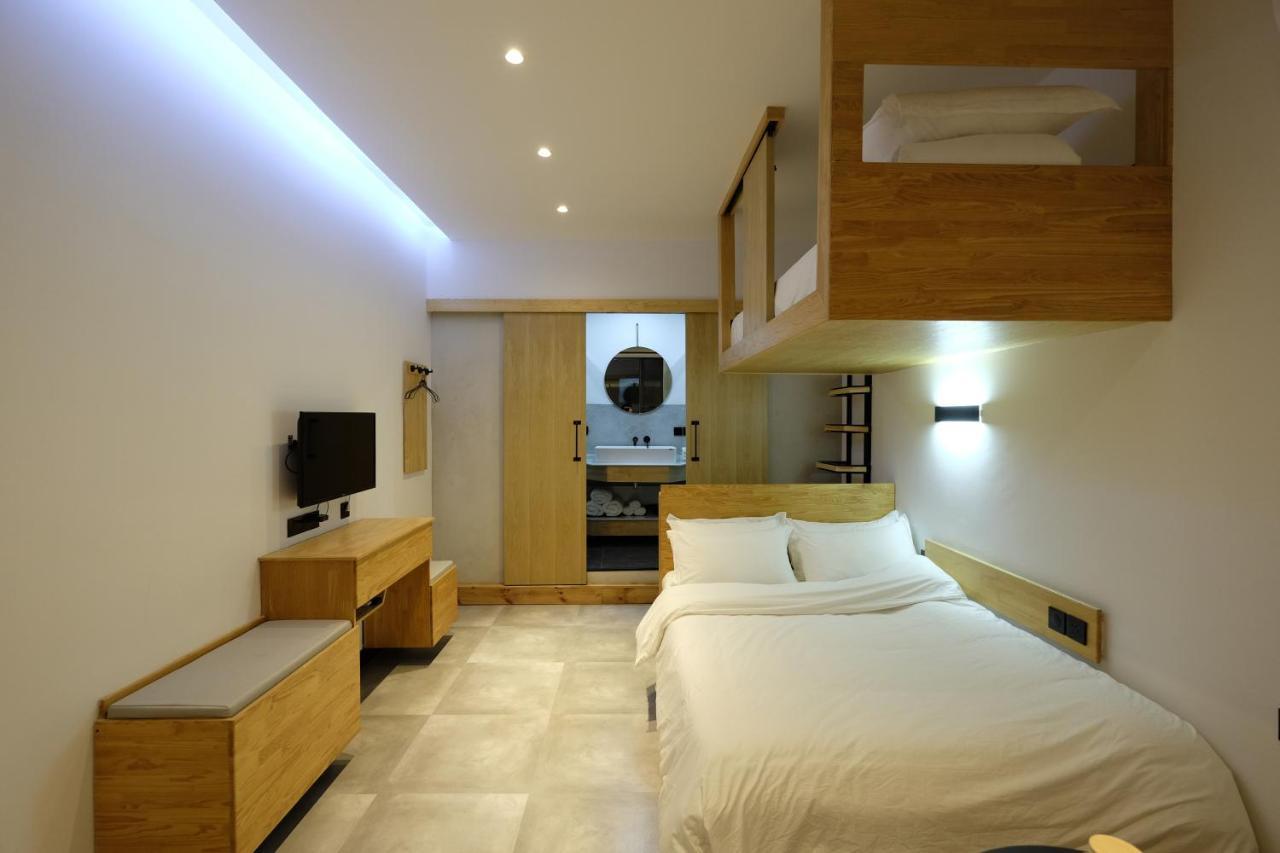 Dali Loft Travelling With Hostel Экстерьер фото